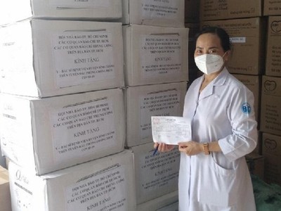 Số tiền đóng góp đã được Hội Nhà báo TP.HCM sử dụng để mua trang thiết bị y tế và vật dụng cá nhân cho nữ y bác sĩ nơi tuyến đầu chống dịch.