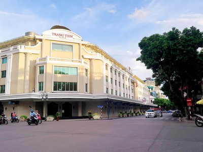 Công điện của Thủ tướng nêu rõ, vừa qua, các địa phương đã tập trung thực hiện công tác phòng chống, dịch COVID-19; một số tỉnh, thành phố đã thực hiện giãn cách theo Chỉ thị số 16 của Thủ tướng Chính phủ và đã đạt một số kết quả ban đầu tích cực. Tuy nhiên, việc tổ chức thực hiện có nơi, có lúc vẫn còn chưa nghiêm, chưa quyết liệt, hiệu quả chưa cao, cần thực hiện quyết liệt, hiệu quả hơn nữa, tất cả vì cuộc sống an toàn của nhân dân.