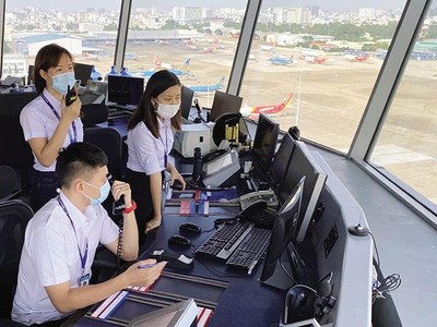 Hoạt động điều hành các chuyến bay đi - đến của VATM.