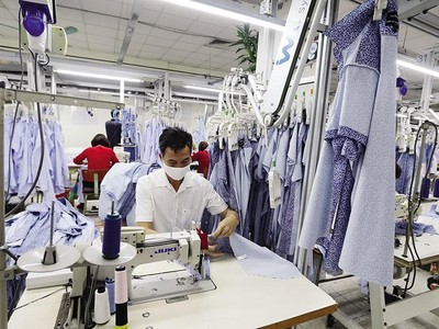 Chi phí tăng cao, mất lao động, mất khách hàng... là những vấn đề lớn với doanh nghiệp hiện nay. 