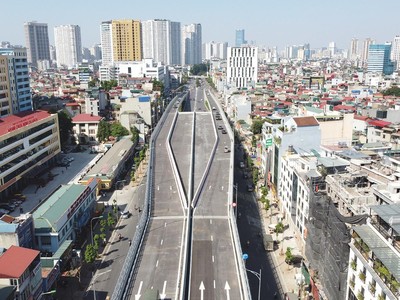 Đường vành đai 2 trên cao tại Hà Nội với nhà đầu tư là Tập đoàn Vingroup. Ảnh: Dũng Minh 
