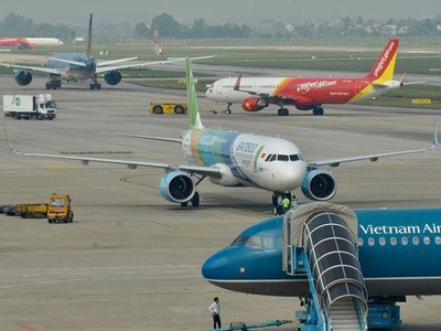 Do thị trường quốc tế đóng cửa, các hãng hàng không trong nước gần như phải dừng hoàn toàn các hoạt động khai thác quốc tế đã dẫn đến thực trạng dư thừa tải cung ứng quy mô lớn.