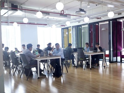 Bên trong một văn phòng chia sẻ tại TP.HCM (ảnh chụp trước thời gian giãn cách xã hội)