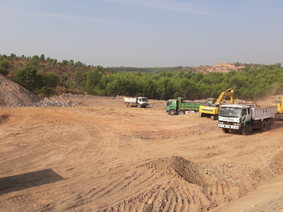 Thi công cao tốc Bắc - Nam phía Đông đoạn qua Bình Thuận.