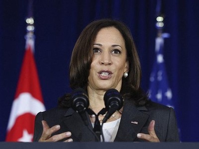 Phó tổng thống Mỹ Kamala Harris phát biểu tại Singapore vào ngày 24/8. Ảnh: AFP
