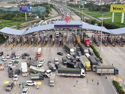 Các địa phương được yêu cầu tập trung tháo gỡ triệt để tình trạng ách tắc, đứt gãy chuỗi cung ứng, vận chuyển hàng hóa. Ảnh: Đức Thanh