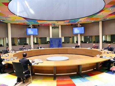 Chủ tịch Quốc hội Vương Đình Huệ hội kiến với Chủ tịch Hội đồng châu Âu Charles Michel (Ảnh - TTXVN) 