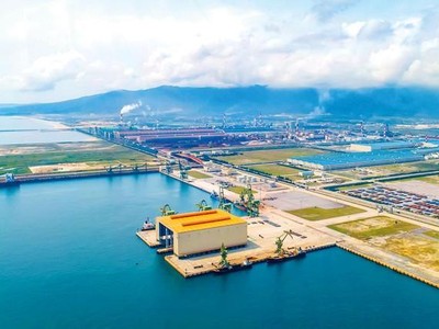 Công ty Cổ phần Vinhomes sẽ xây dựng cảng biển tổng hợp và khu logistics để phục vụ nhu cầu vận tải biển cho nhà máy; xây dựng khu du lịch khách sạn ven biển....tại khu kinh tế Vũng Áng. Ảnh Thanh Hải