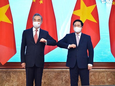 Phó thủ tướng Thường trực Phạm Bình Minh cùng Bộ trưởng Bộ Ngoại giao Trung Quốc Vương Nghị đồng chủ trì Phiên họp lần thứ 13 Ủy ban chỉ đạo hợp tác song phương Việt Nam-Trung Quốc (Ảnh: BNG)