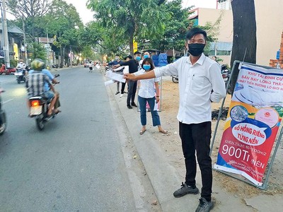 Môi giới bất động sản là một trong những đối tượng bị ảnh hưởng nặng nhất bởi Covid-19. Ảnh: Đức Thanh