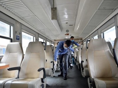 Nhân viên ngành đường sắt không có việc làm nên đời sống hết sức khó khăn. Ảnh: Vũ Điệp.