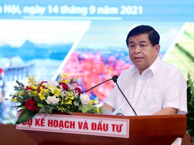 Bộ trưởng Bộ Kế hoạch và Đầu tư Nguyễn Chí Dũng đánh giá, bức tranh kinh tế vĩ mô cả năm 2021 phụ thuộc nhiều vào kết quả phòng chống dịch (Ảnh: Đức Trung)