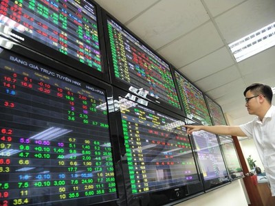 Nhiều công ty bán cổ phiếu quỹ thu tiền về, một số chia thưởng cho cổ đông, sử dụng làm nguồn để phát hành cổ phiếu ESOP cho nhân viên.