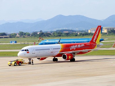 Covid-19 bùng phát lần thứ tư khiến hoạt động hàng không gần như bị “đóng băng”. Ảnh: Đức Thanh