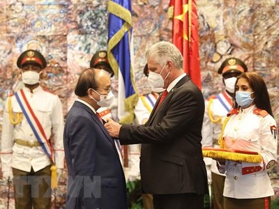 Cuba tặng Huân chương José Marti cho Chủ tịch nước Nguyễn Xuân Phúc