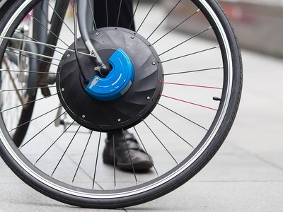 UbanX, chiếc bánh xe thông minh biến xe đạp thường thành xe đạp điện