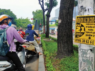 Một quảng cáo bán nhà tại TP.HCM: “Nhà hiếm hơn vắc-xin Covid". Ảnh: Lê Toàn