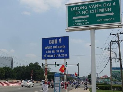 Đường vành đai 4 TP.HCM giao cắt với quốc lộ 13 tại P.Thới Hòa, thị xã Bến Cát, Bình Dương - Ảnh: NGUYỄN CÔNG THÀNH