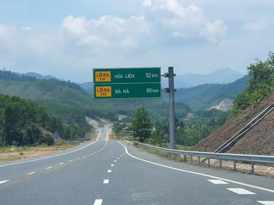 Cao tốc La Sơn - Túy Loan hiện đã hoàn thành xong giai đoạn 1 dự án với 2 làn xe.