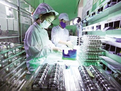 Khủng hoảng do Covid-19 đang tạo ra những thúc ép cho các kế hoạch tái cơ cấu của các ngành, địa phương và cả nền kinh tế Ảnh: Đ.T