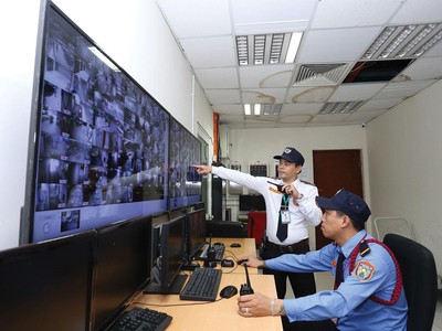 Sôi động nghề "quản gia" tòa nhà