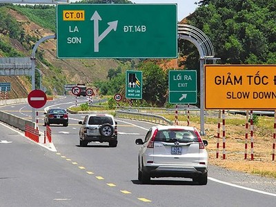 Một đoan đường Hồ Chí Minh, đoạn La Sơn - Túy Loan.