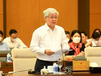 Chủ tịch Ủy ban Trung ương MTTQ Việt Nam Đỗ Văn Chiến báo cáo Uỷ ban Thường vụ Quốc hội sáng 11/10.