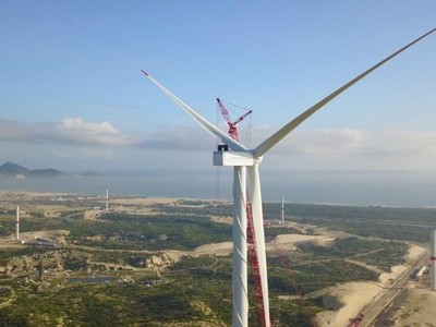 Nhà máy điện gió Phương Mai 1 có tổng công suất 26,4 MW được xây dựng trên diện tích 141 ha tại Bình Định