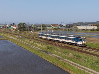 Hai toa xe loại Kiha48 từng được JR East khai thác trên tuyến Uzen - Mizusawa. (Ảnh: Internet).