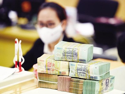 Lợi nhuận ngân hàng phân hóa rõ rệt, lo túi tiền vơi nửa cuối năm