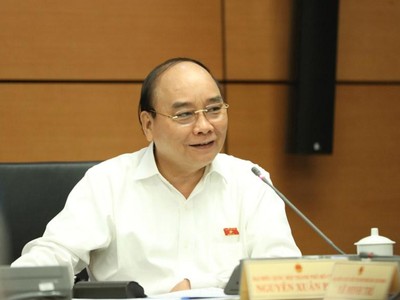 Chủ tịch nước Nguyễn Xuân Phúc chia sẻ "tôi là một trong những người đầu tiên đề nghị Bộ Chính trị, Quốc hội, Chính phủ chưa nâng lương đợt này để phù hợp với lòng dân". 