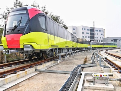 Một đoàn tàu vừa được nhập khẩu tại Dự án đường sắt đô thị thí điểm Hà Nội, đoạn Nhổn - ga Hà Nội.