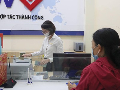 Hầu hết tổ chức tín dụng giảm dự báo tăng trưởng tín dụng và huy động vốn trong năm 2021 so với kỳ vọng trước đây