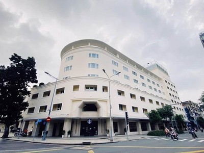 Chi nhánh tại tầng 1 khách sạn Rex, địa chỉ 141 Nguyễn Huệ đã chính thức đóng cửa vĩnh viễn. 