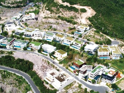 Dự án Khu biệt thự biển và dịch vụ du lịch Anh Nguyễn đã kéo dài gần 15 năm mà vẫn dang dở. Ảnh: Việt Hương