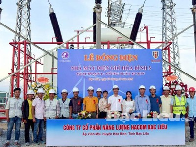 Lễ đóng điện Dự án Điện gió Hacom Bạc Liêu. Ảnh: Quý Thủy