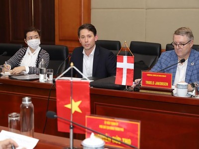 Đoàn công tác của Đại sứ quán Đan Mạch. Ảnh: Đàm Thanh