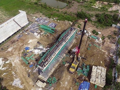 Xây dựng đường cao tốc Bắc - Nam phía Đông đoạn qua Phan Thiết. Ảnh: Đ.T