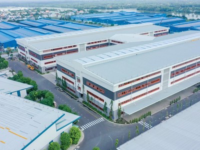 Các dịch vụ, tiện ích thiết yếu hiện còn vắng bóng trong các khu công nghiệp. Ảnh: Thành Nguyễn