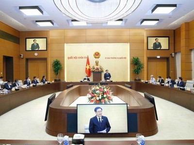 Chủ tịch Quốc hội Vương Đình Huệ chủ trì cuộc làm việc với lãnh đạo tỉnh Ninh Thuận.