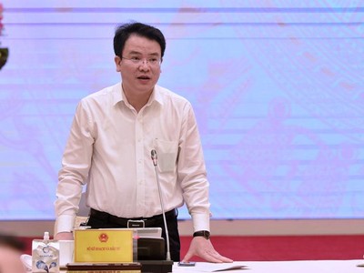 Thứ trưởng Bộ Kế hoạch và Đầu tư Trần Quốc Phương cho biết, chương trình phục hồi và phát triển kinh tế - xã hội đang trong quá trình hoàn thiện với tinh thần khẩn trương (Ảnh: Nhật Bắc)