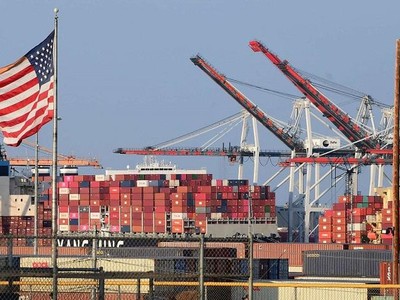 Container ùn tắc tại cảng Los Angeles vào ngày 28/9/2021. Ảnh: AFP