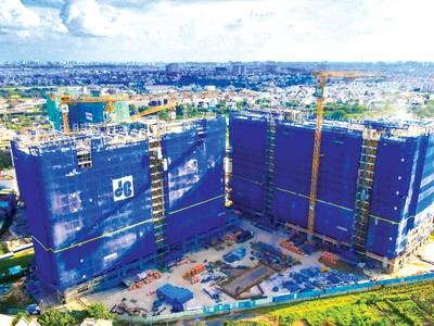 Nhiều dự án khu vực phía Nam đang đẩy nhanh tiến độ thi công để kịp bàn giao nhà vào cuối năm 2021, đầu năm 2022. Ảnh: Việt Dũng