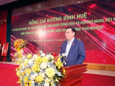 Chủ tịch Quốc hội Vương Đình Huệ phát biểu tại Bệnh viện Trung ương Thái Nguyên 