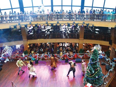  Hoạt động du lịch bình thường trở lại sẽ mang đến nguồn thu lớn cho các địa phương. Ảnh: Thành Nguyễn