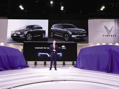 VinFast ra mắt 2 mẫu xe mới VF e35 và VF e36 tại Los Angeles Motor Show (Mỹ).