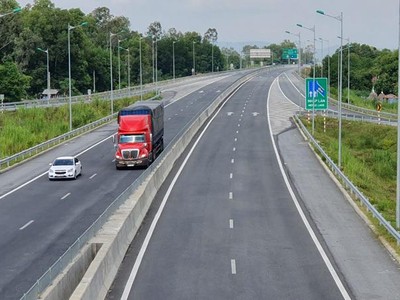 Một đoạn đường cao tốc Đà Nẵng - Quảng Ngãi.