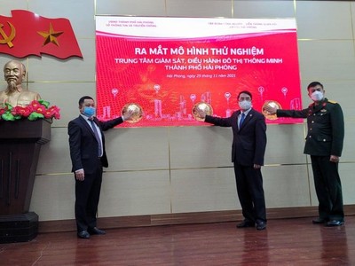 Lãnh đạo Thành phố, Sở Thông tin và Truyền thông cùng Viettel Hải Phòng nhấn nút ra mắt mô hình Trung tâm Giám sát, điều hành đô thị thông minh Thành phố