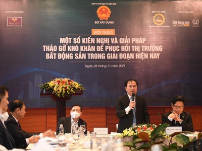 Các đại biểu tham dự Hội thảo một số kiến nghị và giải pháp tháo gỡ khó khăn để phục hồi thị trường bất động sản trong giai đoạn hiện nay.