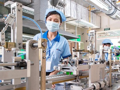 Gói kích cầu nên tập trung hỗ trợ thúc đẩy xuất khẩu, đảm bảo doanh nghiệp xuất khẩu hoạt động 100% công suất. Ảnh: Đức Thanh